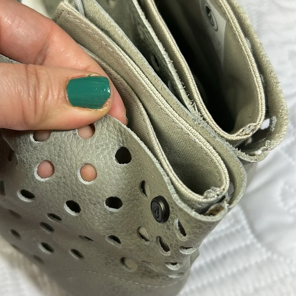 Volcom Buzz Womens skater High Tops marble leather tennis shoe sneakers Size 8.5 - Picture 13 of 13